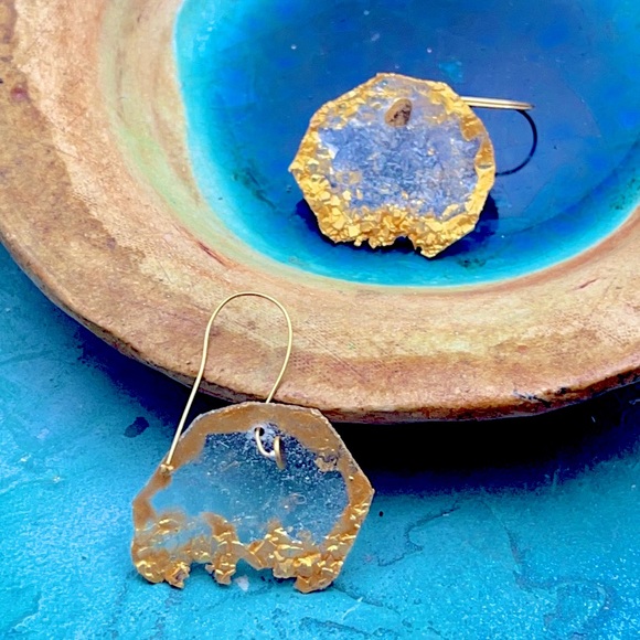 Matana Handmade Raw organic gold & white earrings - Picture 4 of 7